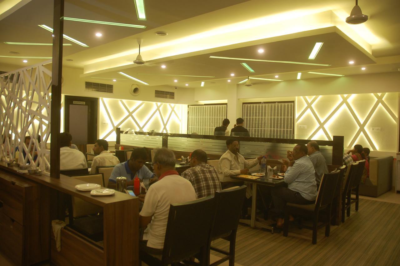 Hotel Swathi Hospet Extérieur photo