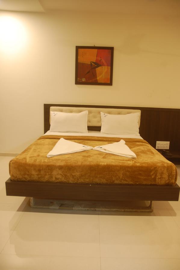 Hotel Swathi Hospet Extérieur photo