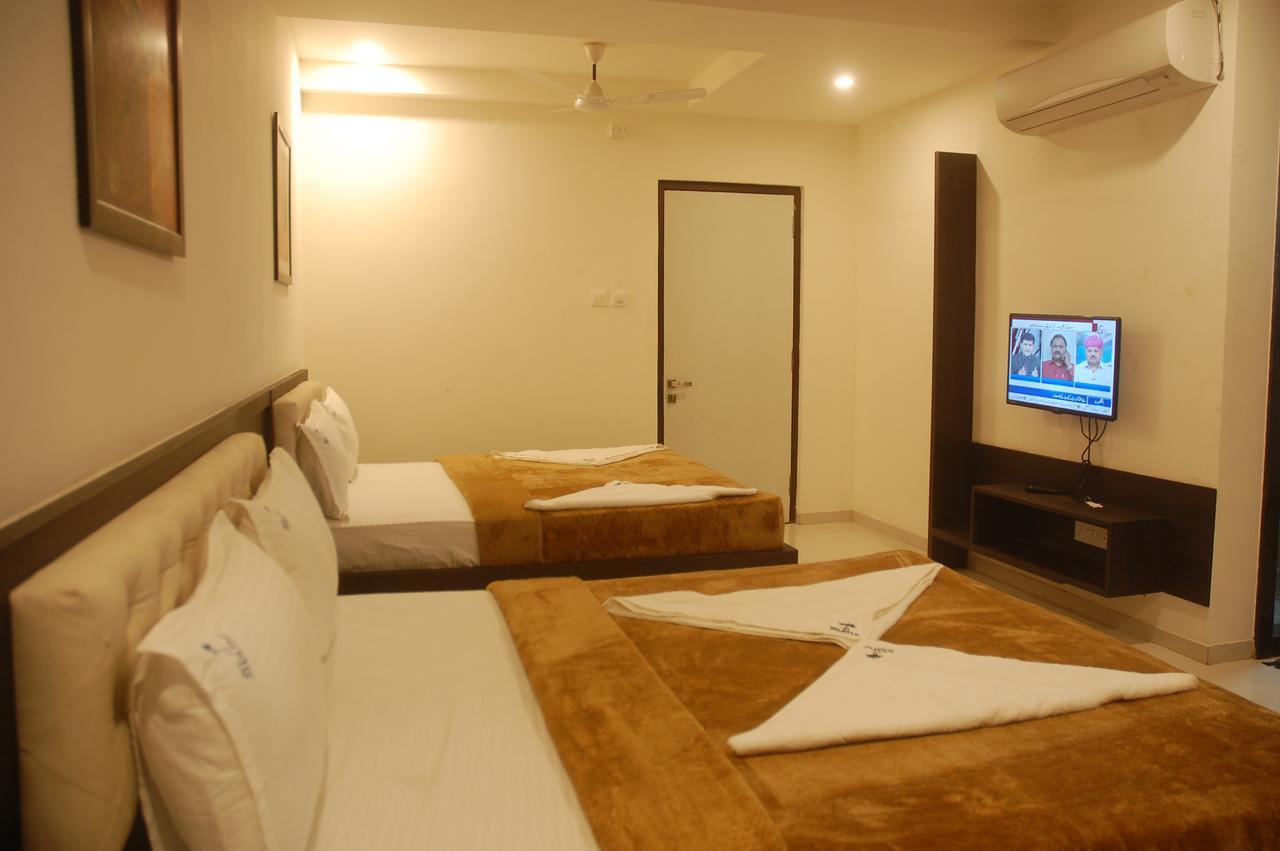 Hotel Swathi Hospet Extérieur photo