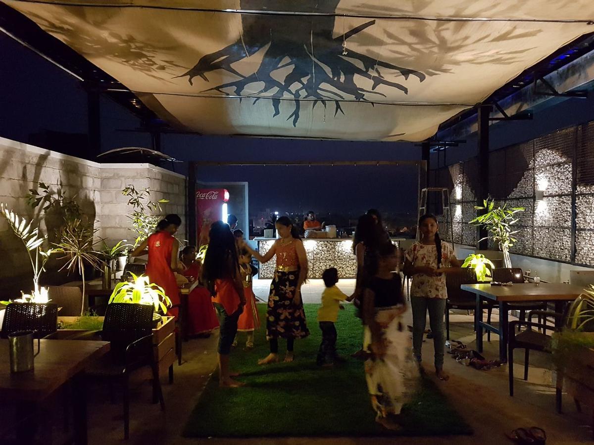 Hotel Swathi Hospet Extérieur photo