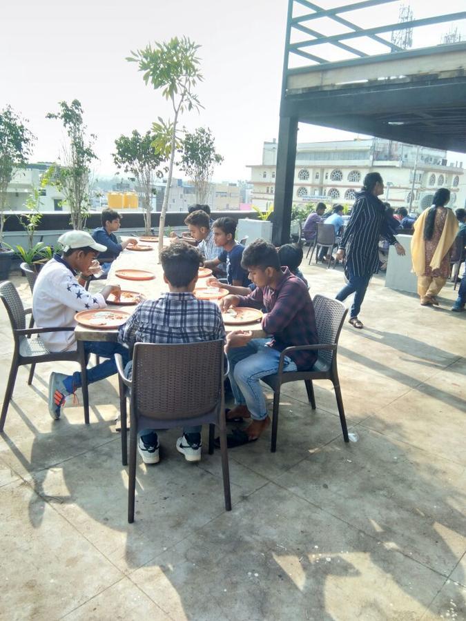 Hotel Swathi Hospet Extérieur photo